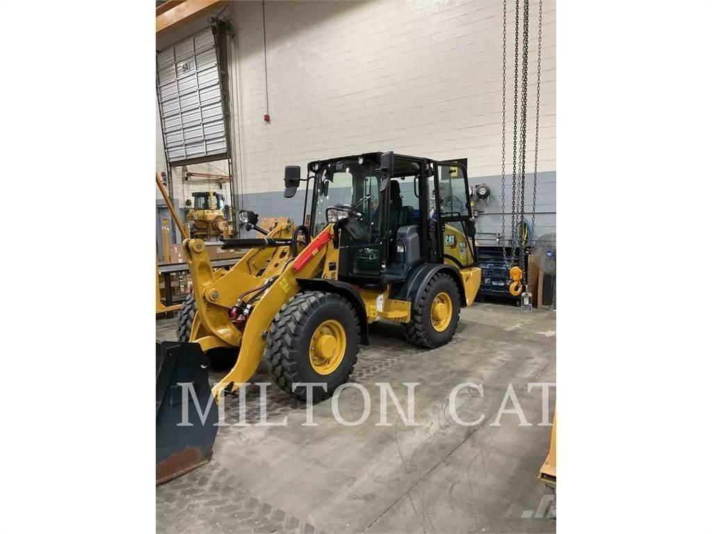 CAT 906 Фронтальные погрузчики