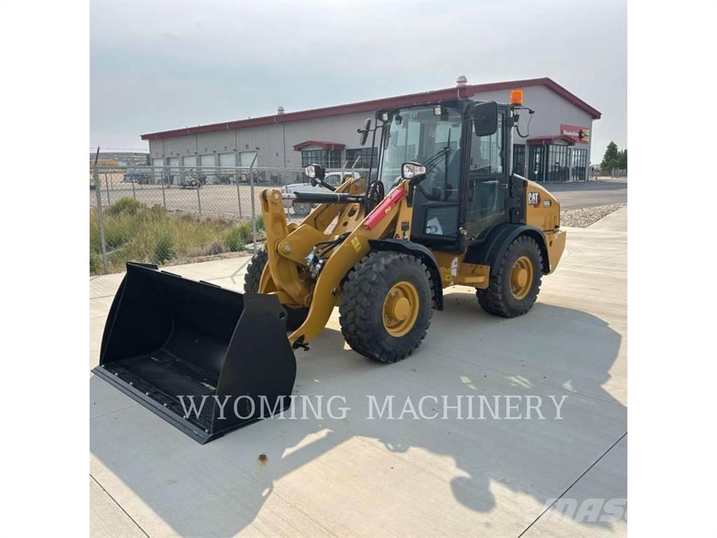 CAT 906 Фронтальные погрузчики