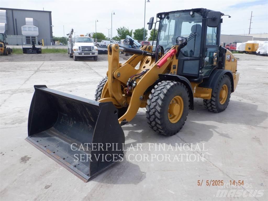 CAT 906-14 Фронтальные погрузчики