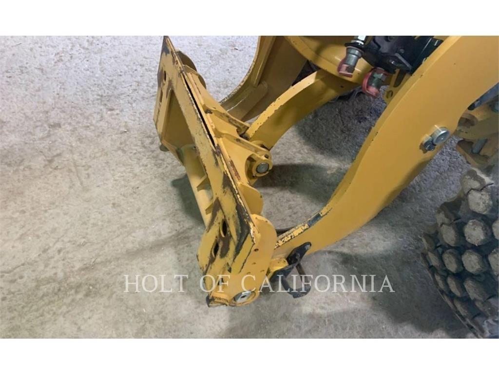 CAT 906-14 Фронтальные погрузчики