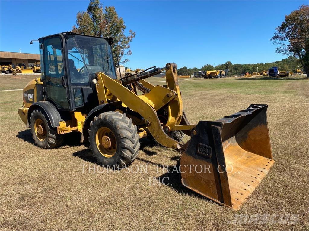 CAT 906 M Фронтальные погрузчики