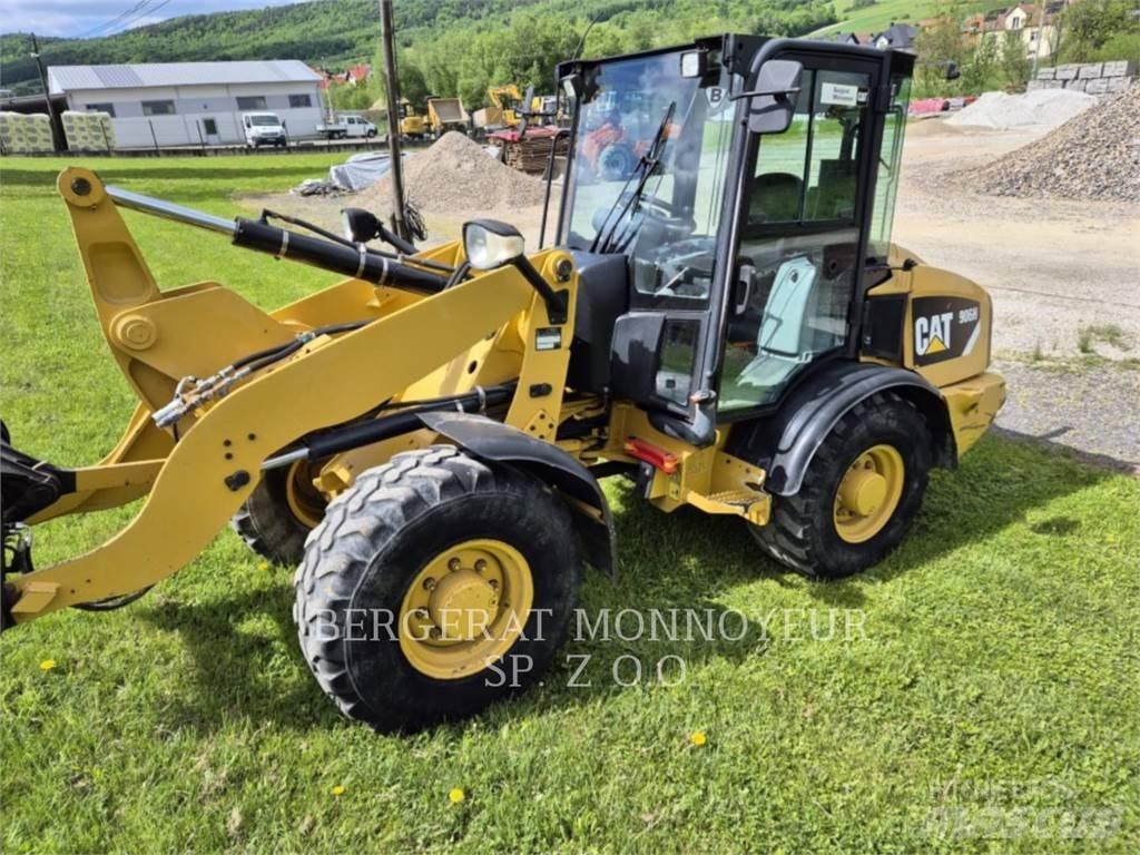 CAT 906H Фронтальные погрузчики