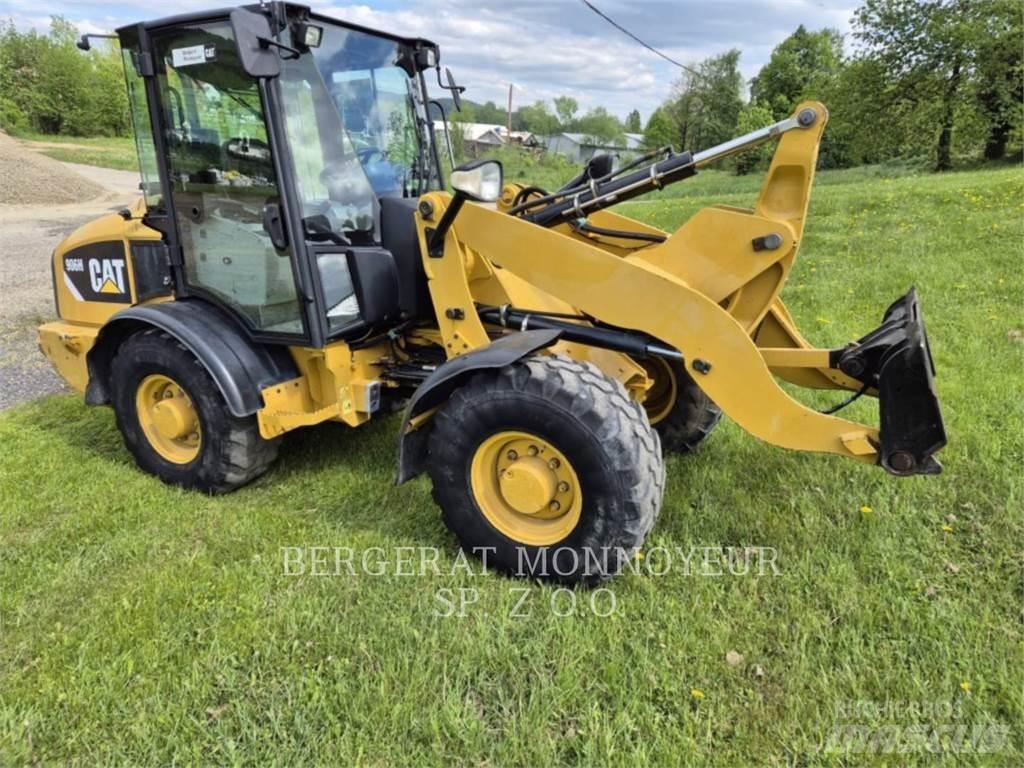 CAT 906H Фронтальные погрузчики