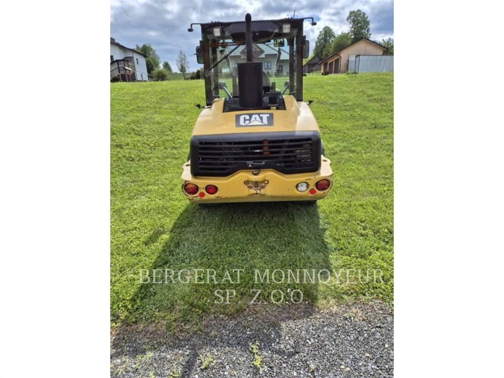 CAT 906H Фронтальные погрузчики