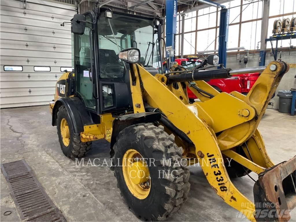 CAT 906H2 Фронтальные погрузчики