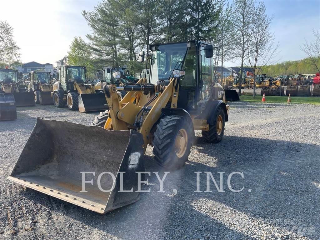 CAT 906H2 Фронтальные погрузчики