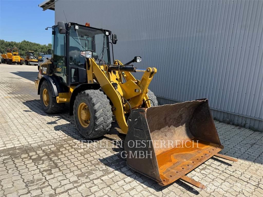 CAT 906H2 Фронтальные погрузчики