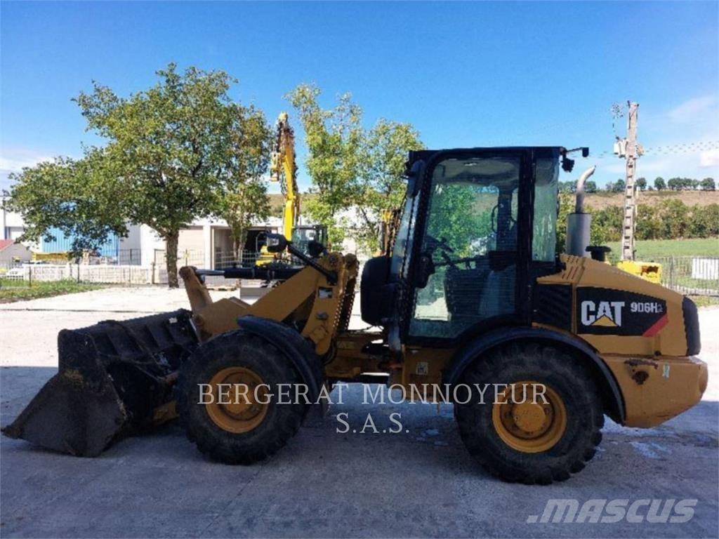 CAT 906H2 Фронтальные погрузчики