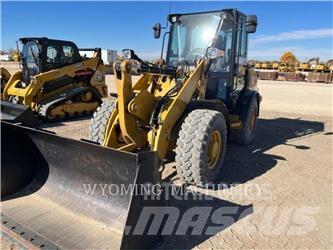CAT 906M Фронтальные погрузчики