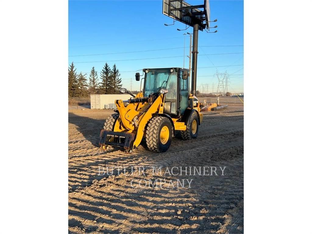 CAT 906M Фронтальные погрузчики
