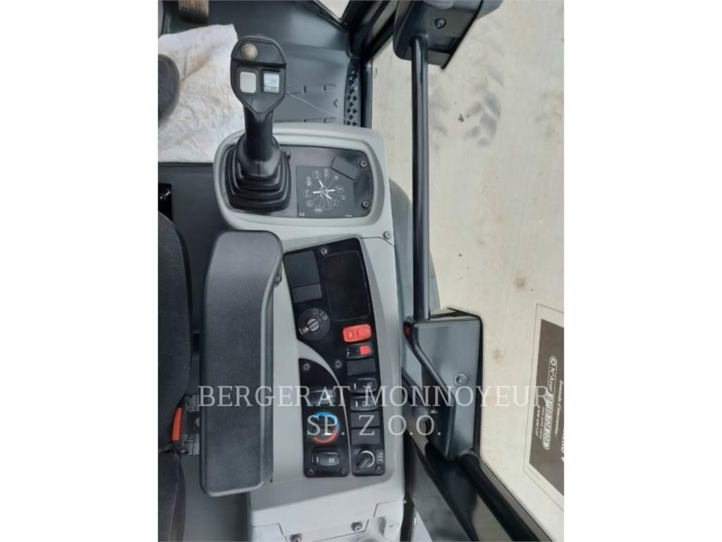 CAT 906M Фронтальные погрузчики