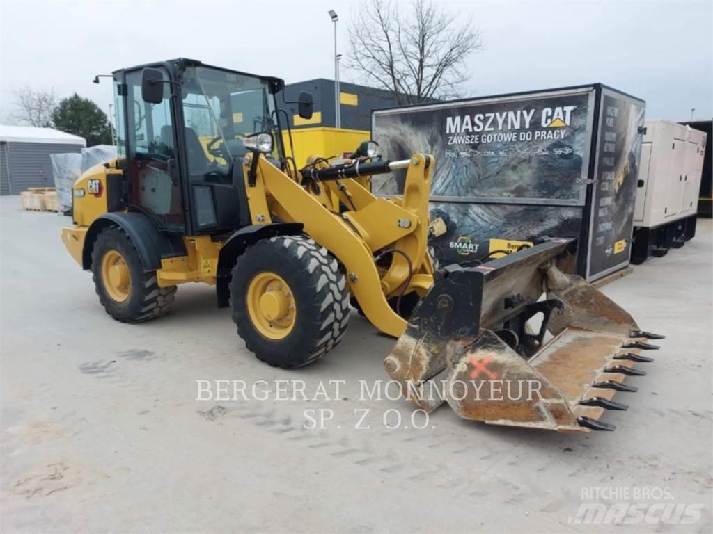 CAT 906M Фронтальные погрузчики