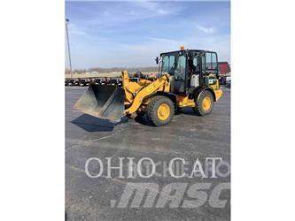 CAT 906M Малые погрузчики