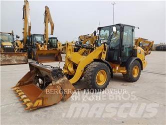 CAT 906M Фронтальные погрузчики