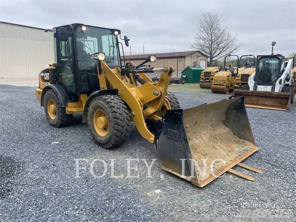 CAT 906M Фронтальные погрузчики