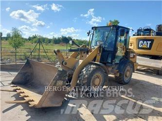 CAT 906M Фронтальные погрузчики