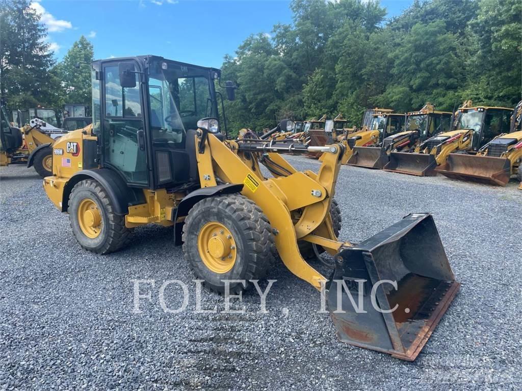 CAT 906M Фронтальные погрузчики