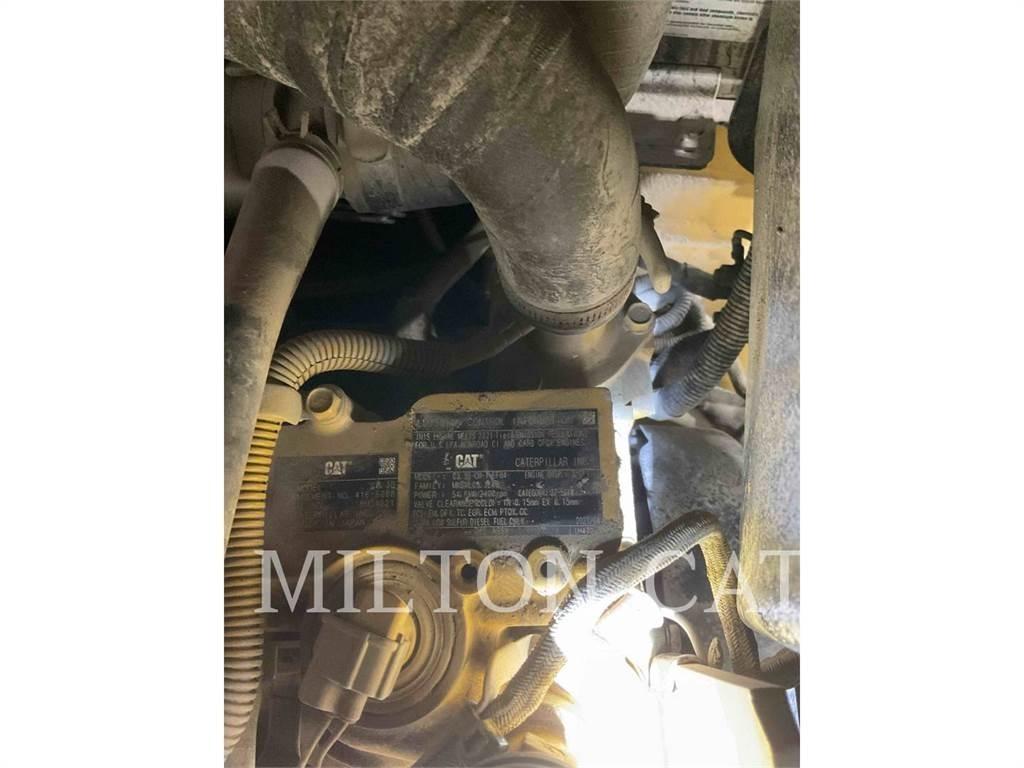 CAT 906M Фронтальные погрузчики