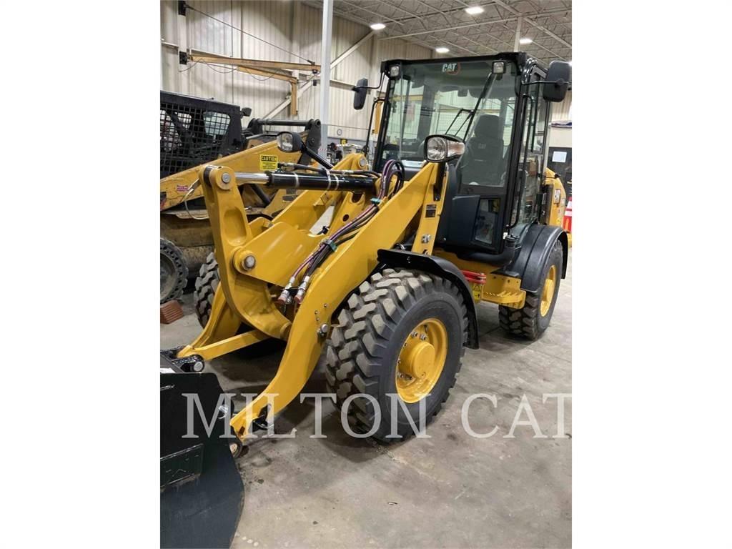 CAT 906M Фронтальные погрузчики