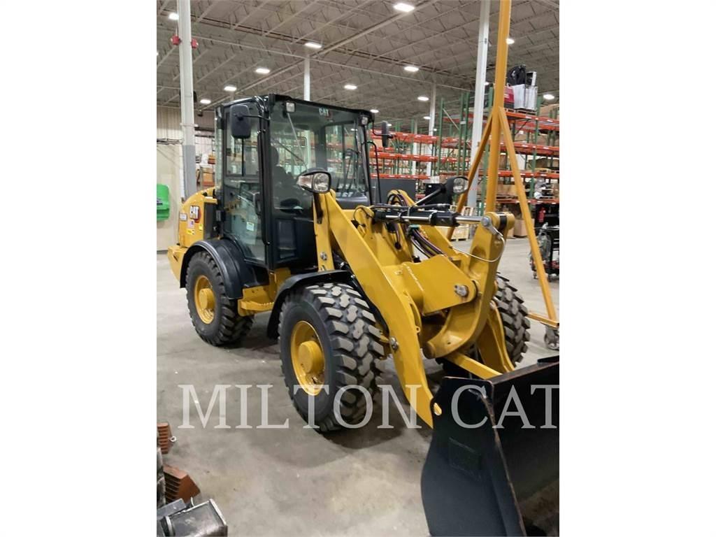 CAT 906M Фронтальные погрузчики