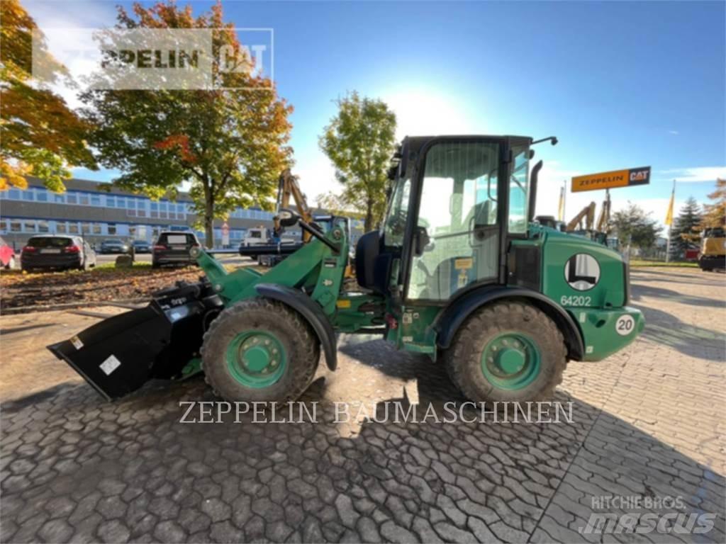 CAT 906M Фронтальные погрузчики