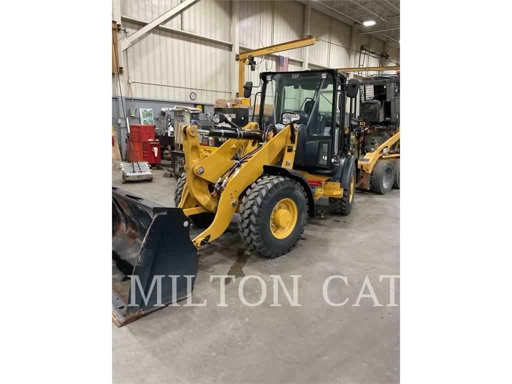 CAT 906M Фронтальные погрузчики