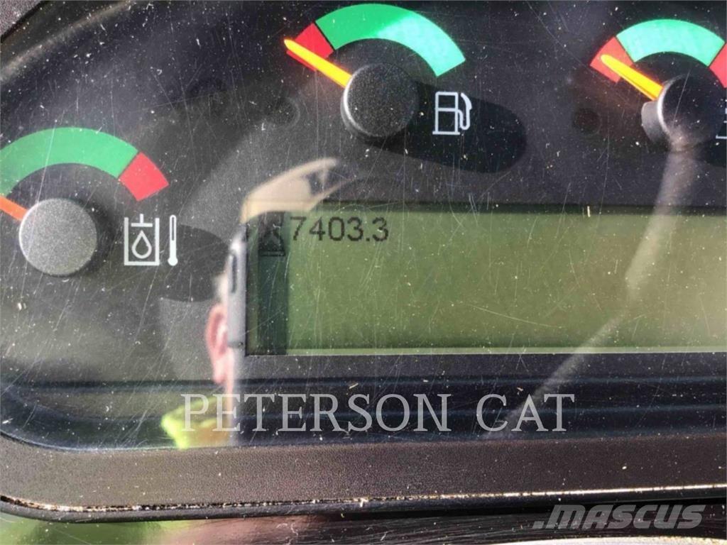 CAT 906M Фронтальные погрузчики