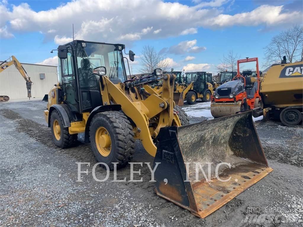 CAT 906M Фронтальные погрузчики