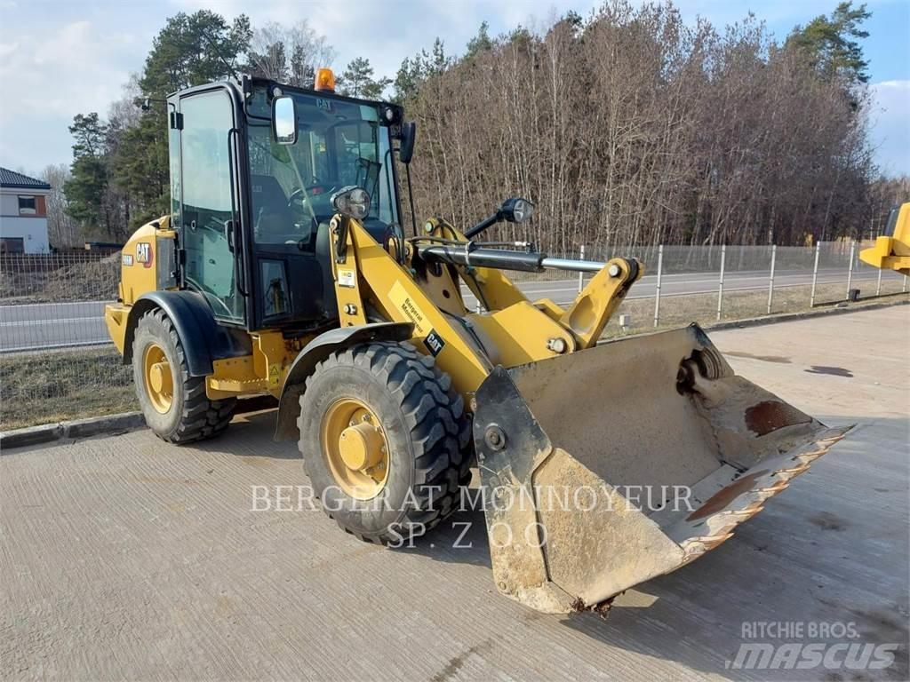 CAT 906M Фронтальные погрузчики