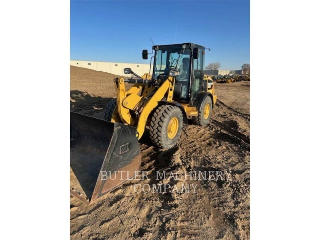 CAT 906M Фронтальные погрузчики