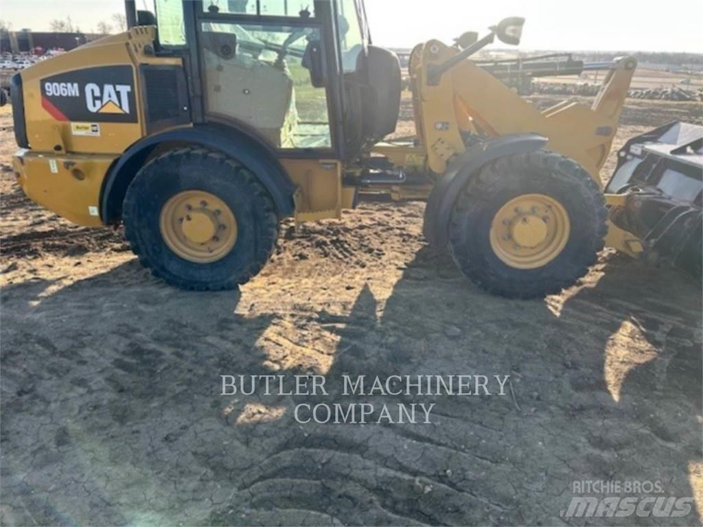 CAT 906M Фронтальные погрузчики