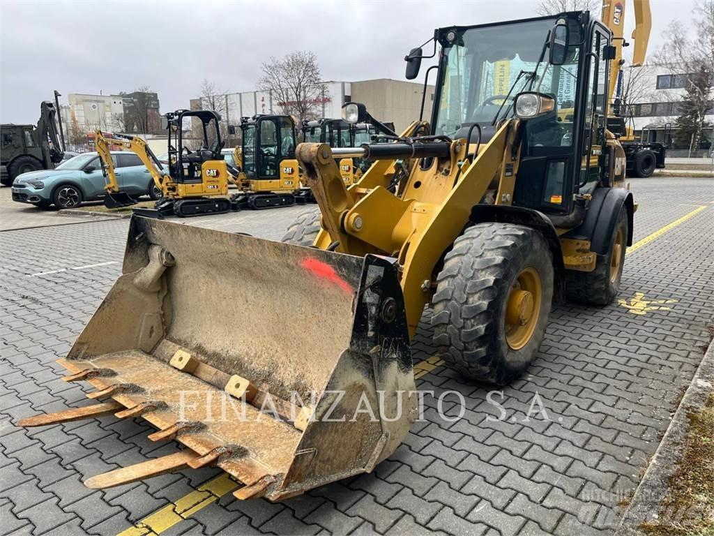 CAT 906M Фронтальные погрузчики