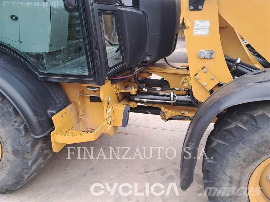 CAT 906M Фронтальные погрузчики