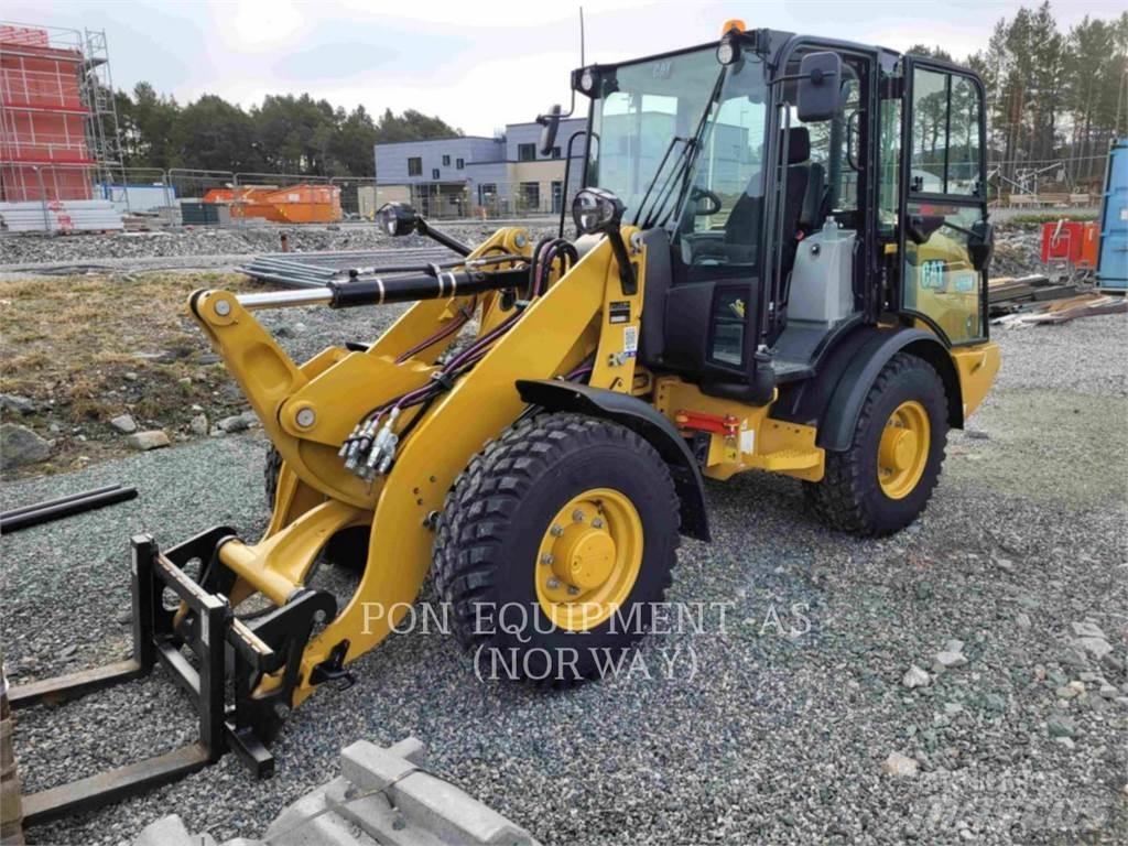 CAT 906M Фронтальные погрузчики
