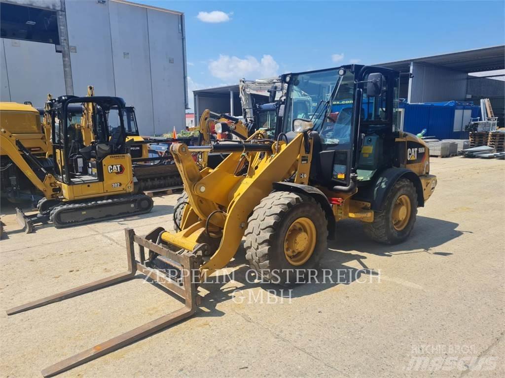 CAT 906M Фронтальные погрузчики