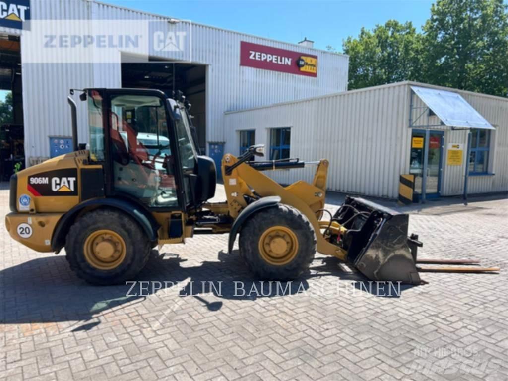 CAT 906M Фронтальные погрузчики