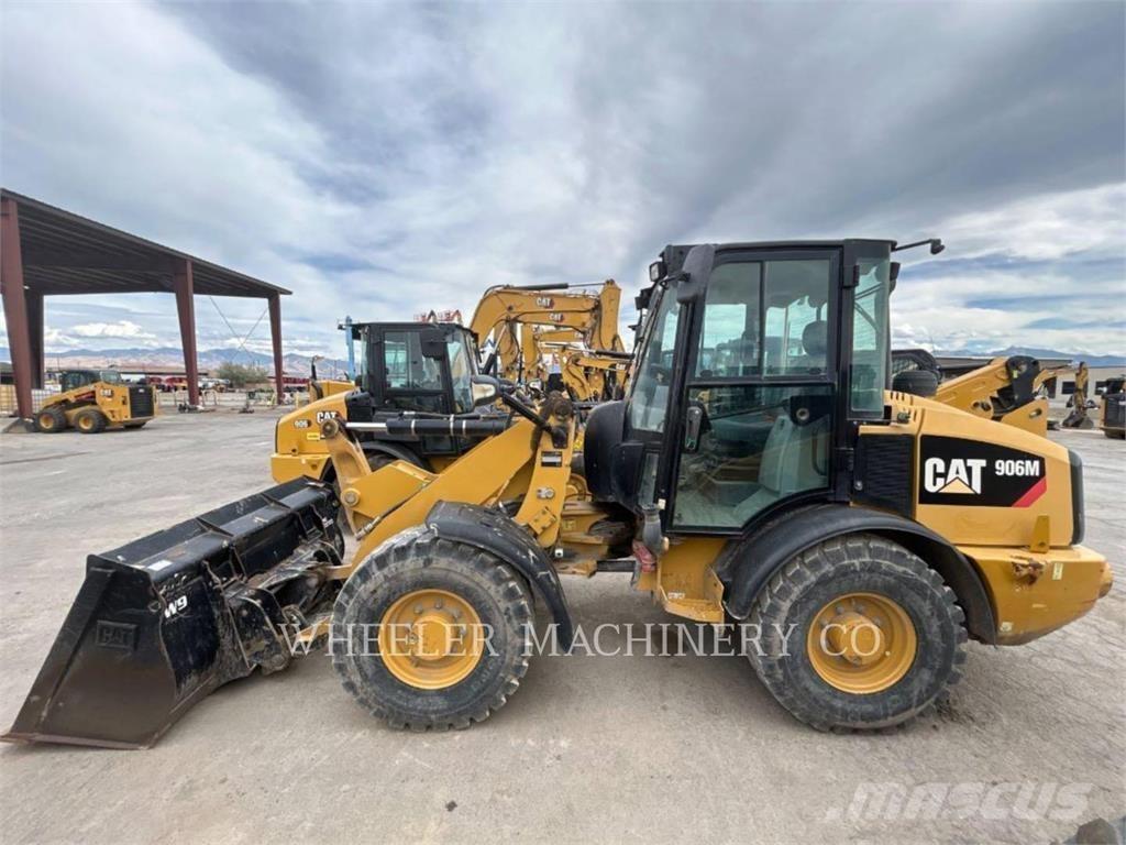 CAT 906M Фронтальные погрузчики
