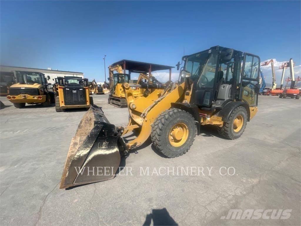 CAT 906M Фронтальные погрузчики