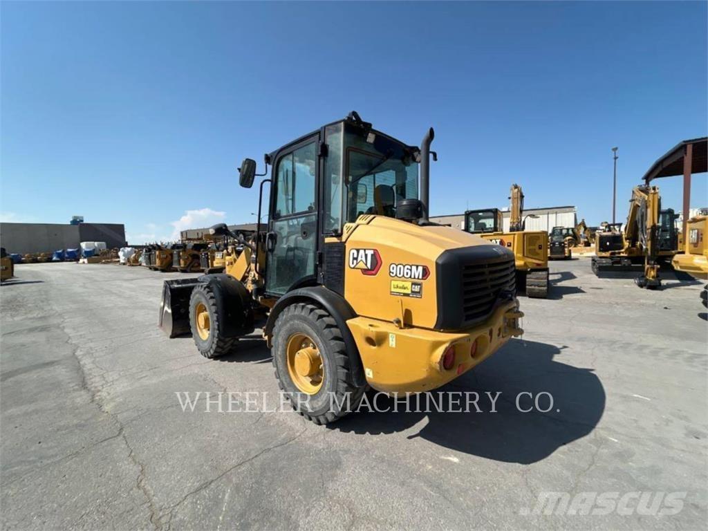 CAT 906M Фронтальные погрузчики