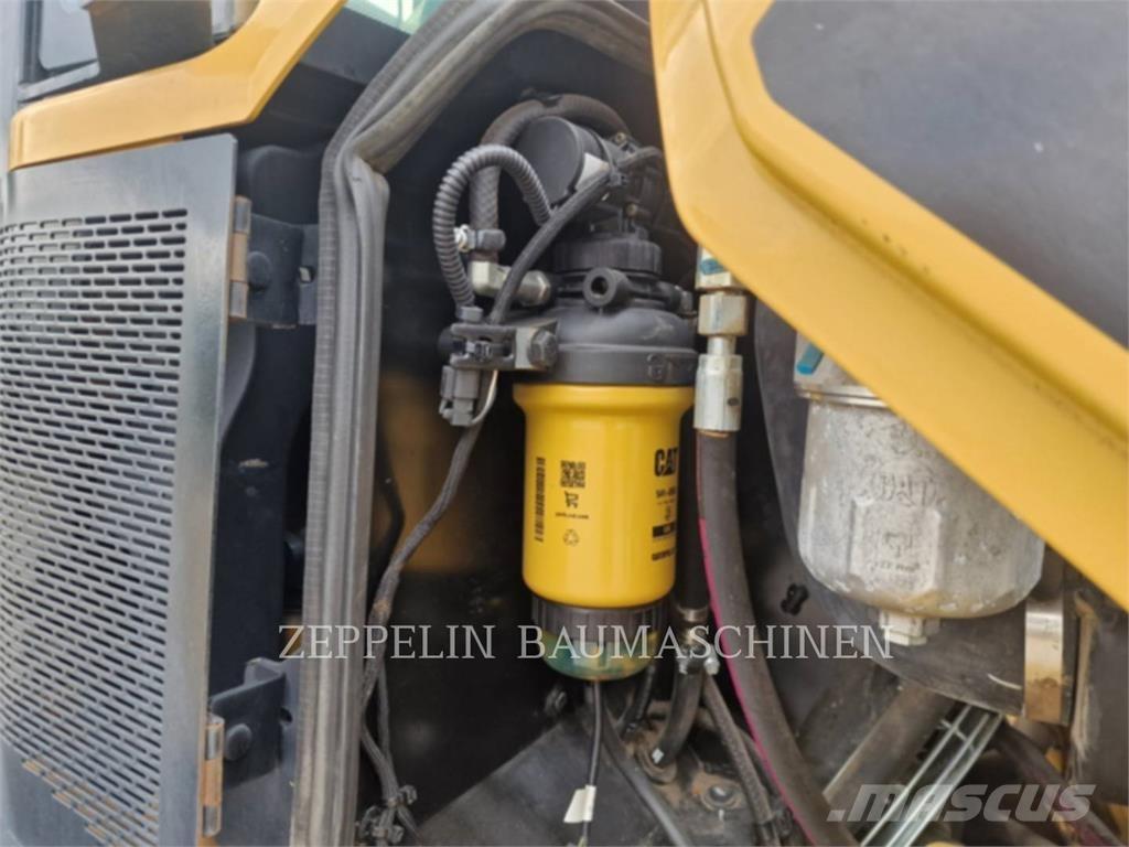 CAT 906M Фронтальные погрузчики