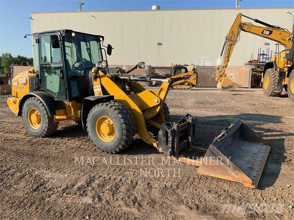 CAT 906M AW+ Фронтальные погрузчики
