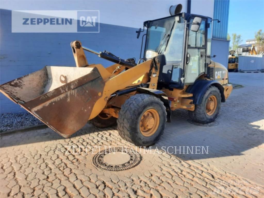CAT 907H Фронтальные погрузчики