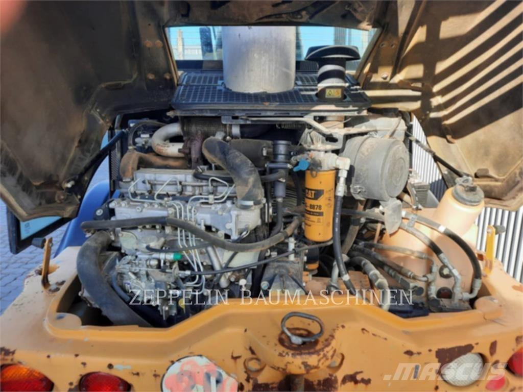 CAT 907H Фронтальные погрузчики