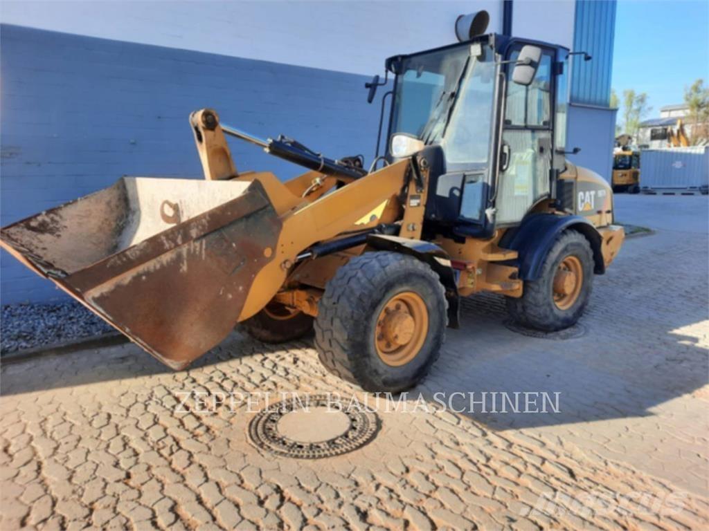 CAT 907H Фронтальные погрузчики