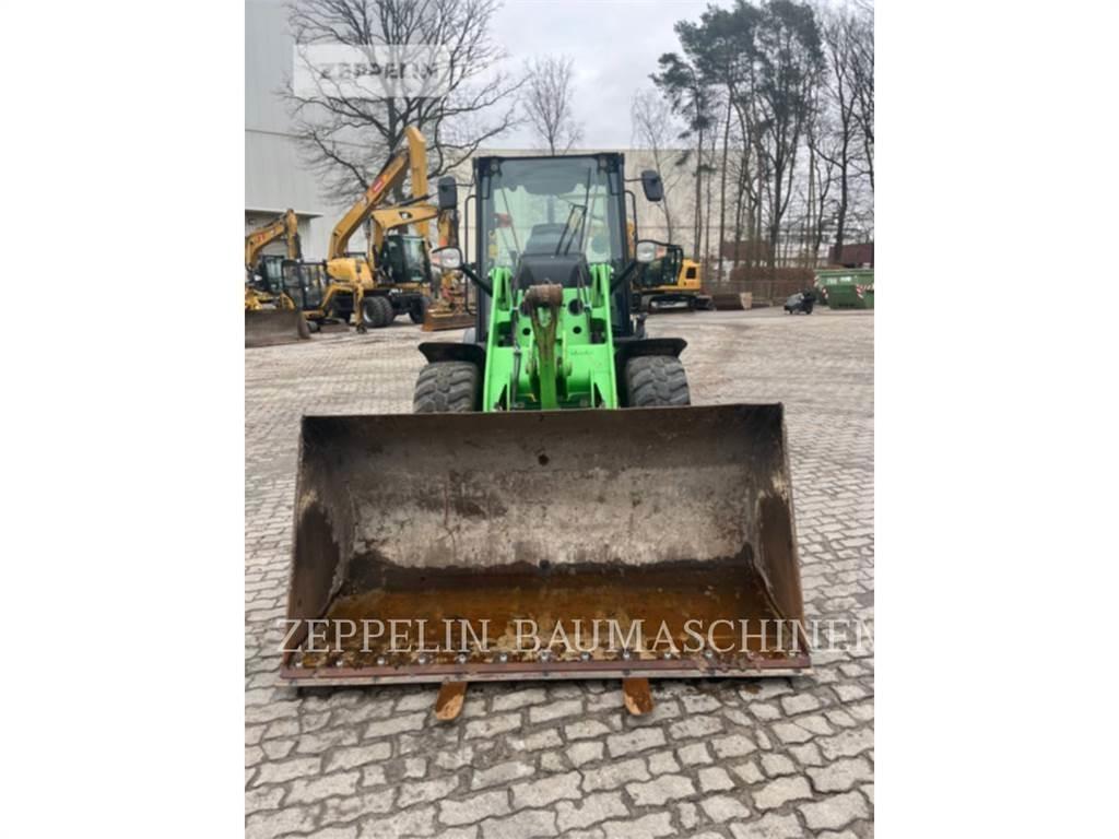 CAT 907M Фронтальные погрузчики