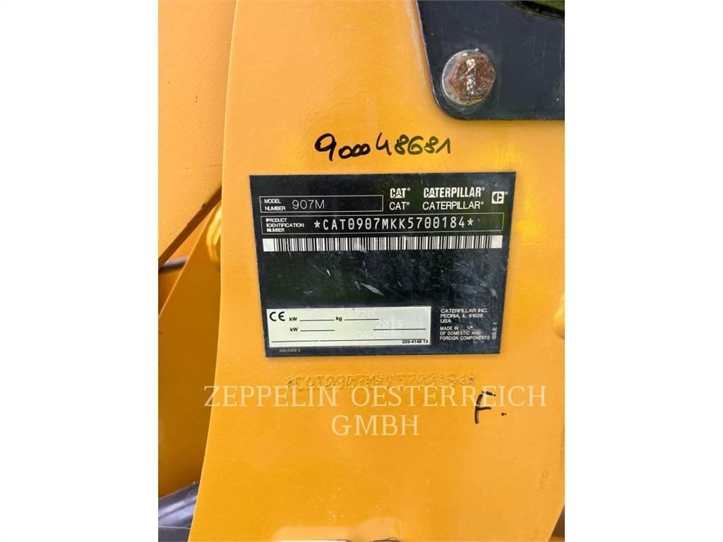 CAT 907M Фронтальные погрузчики