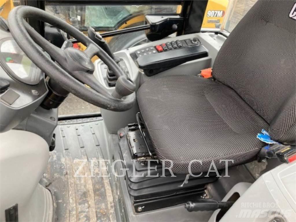 CAT 907M Фронтальные погрузчики