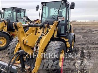 CAT 907M Фронтальные погрузчики