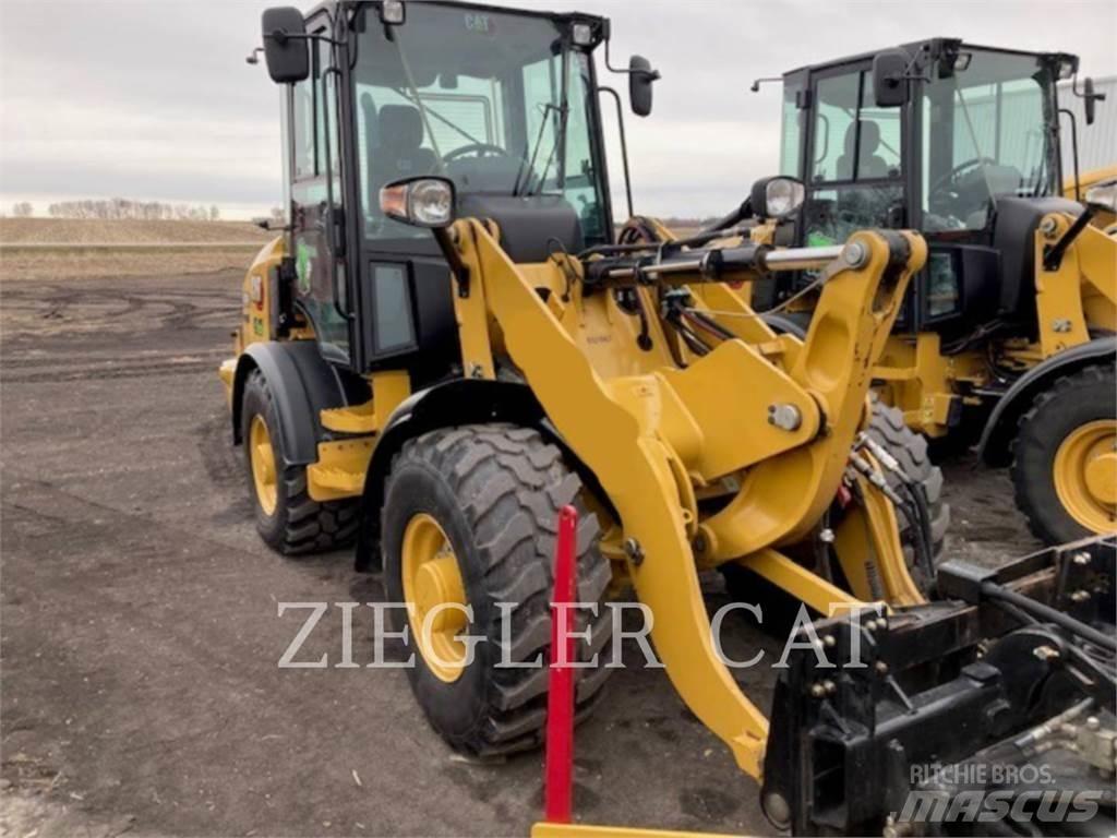 CAT 907M Фронтальные погрузчики