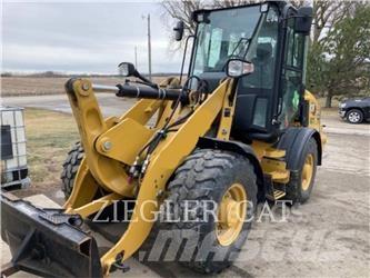CAT 907M Фронтальные погрузчики